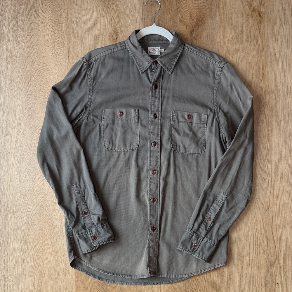 Faherty tried and true chambray workshirt